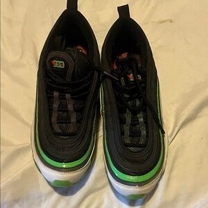 Nike Kids Black and Green Low-Top Sneakers